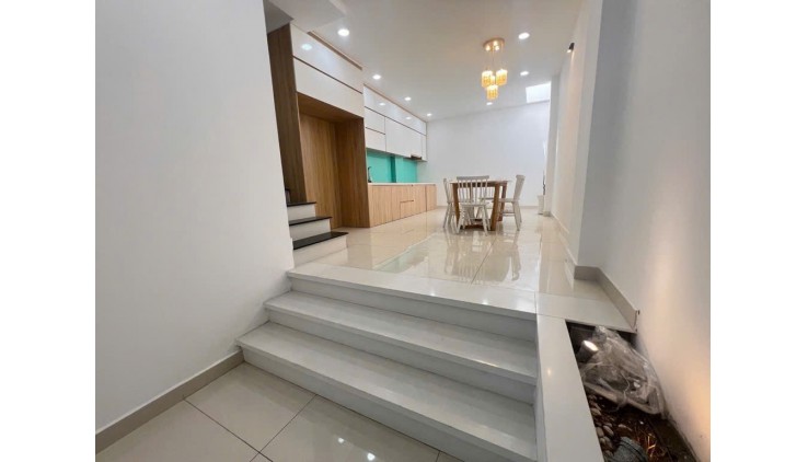 Trường Thọ- Ngã Tư Bình Thái- Thủ Đức -3 Tầng- 65M2-HXH-Hoàn Công Đủ-Giá Chỉ 6,3 Tỷ Thương Lượng